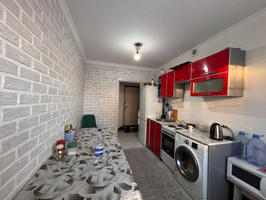 продам четырехкомнатную квартиру