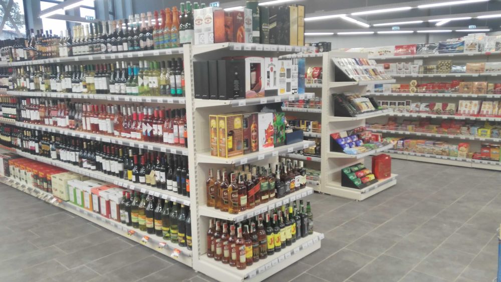 Крайстенни и островни стелажи