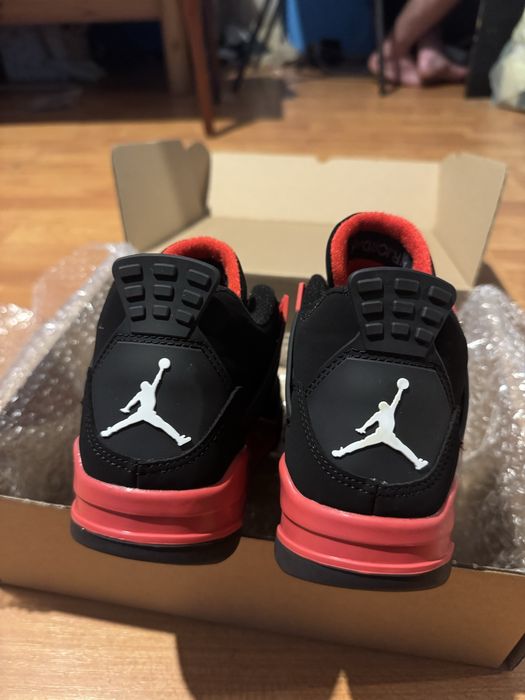 Air Jordan 4 Red Thunder 40