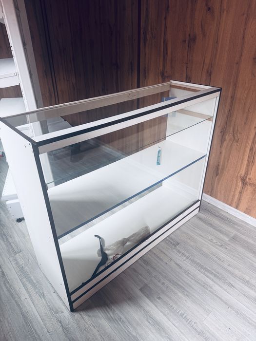 Стеклянные полки