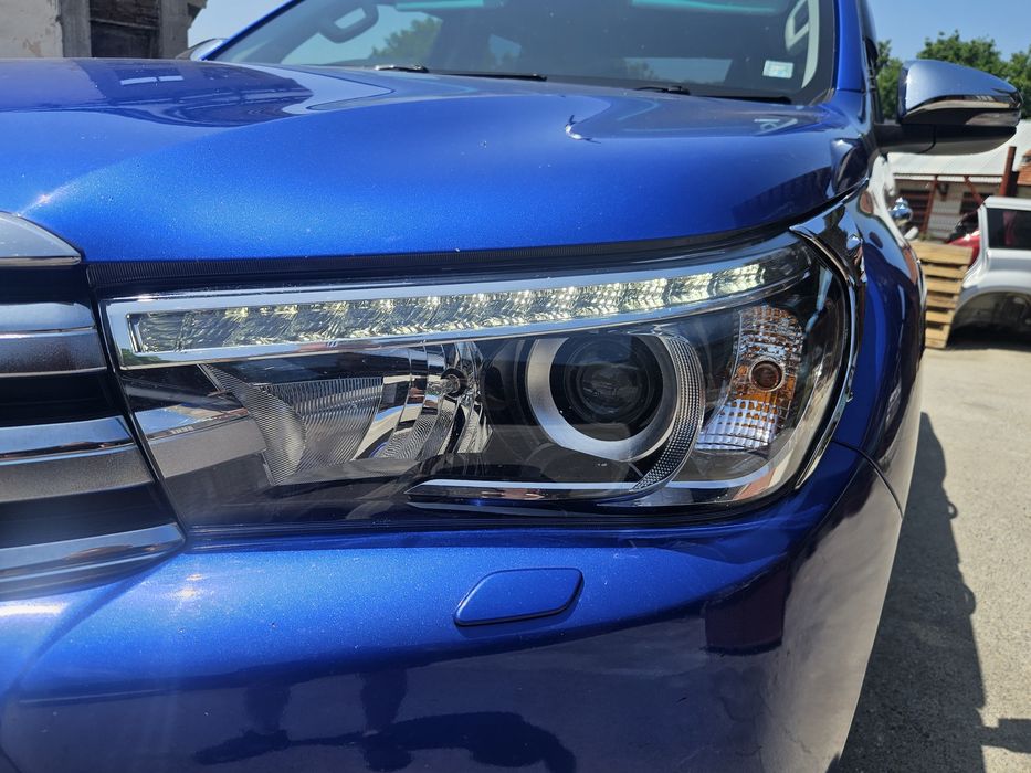 Ляв/десен фар за Toyota Hilux 2016г