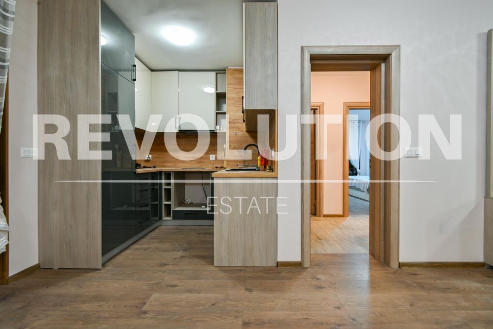 Дава се под наем Тристаен апартамент в София, Малинова долина - 104 кв.м за 720 € - Снимка #3