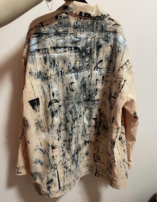 Nume piesa : Pink Chaos Bluza roz pastel cu simboluri