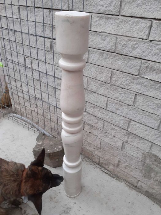 Stalpi marmura, borduri si placi