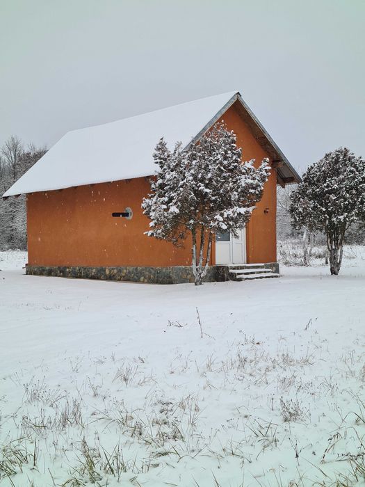 Casă de vacanță și teren