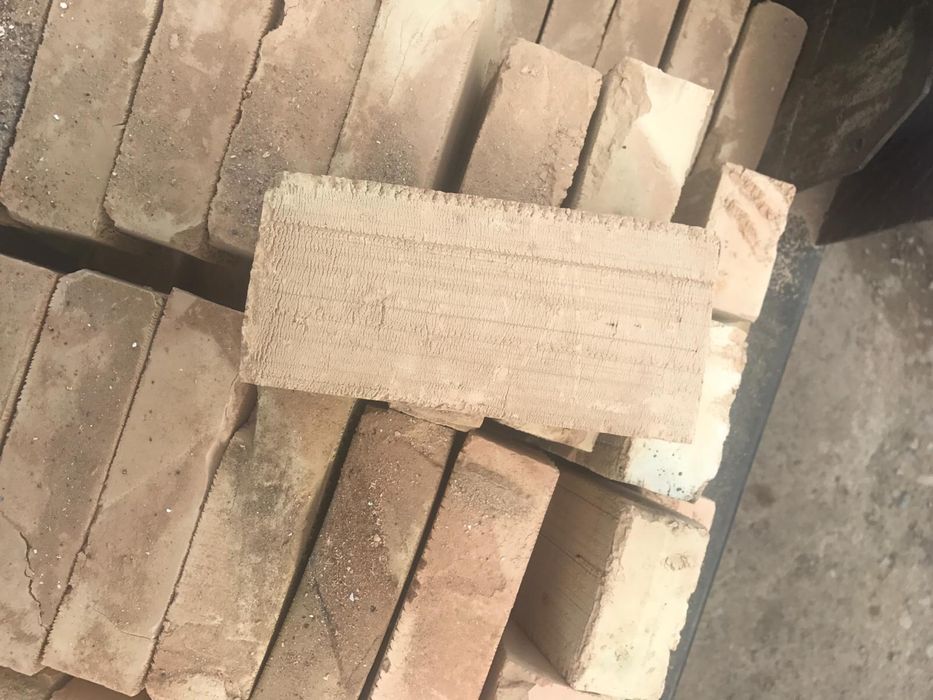 Красный кирпич жженый