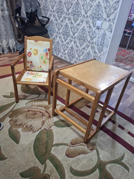 Продам столик стульчик для кормления