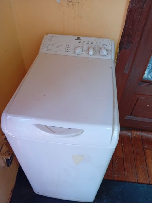 Mașina de spălat Indesit nouă capacitate 9 Kg  preț 400