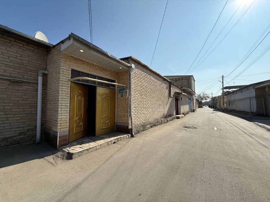 2 sotixli tayyor hovli ko‘plab jihozlari bilan birga sotiladi.