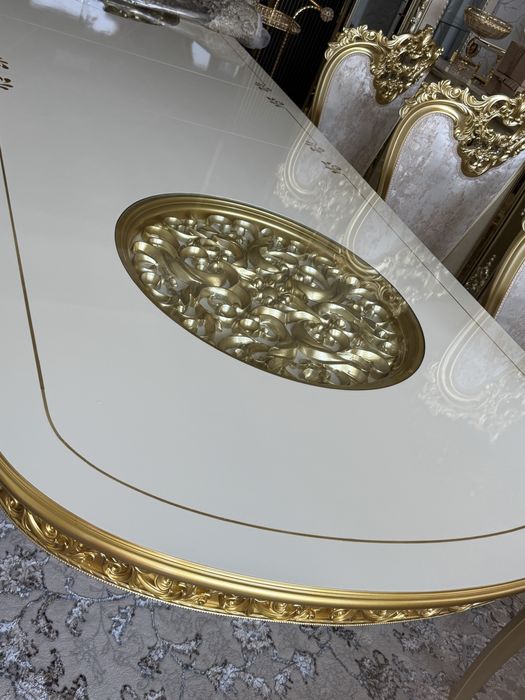 Komot va 12 tali stol stul