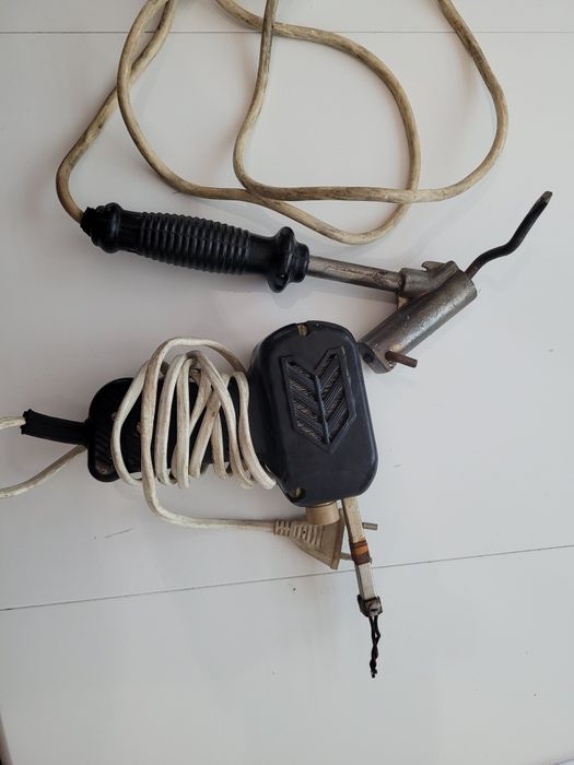 Pistol de lipit și letcon