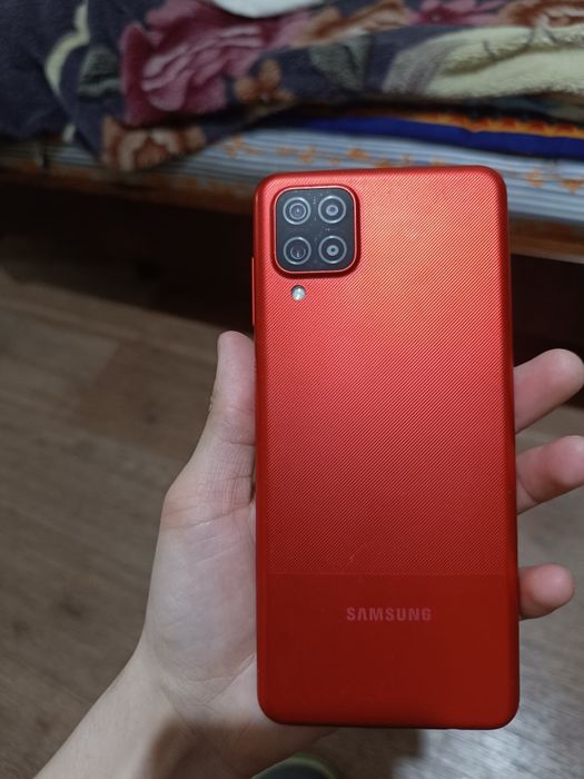 Смартфон Samsung a 12