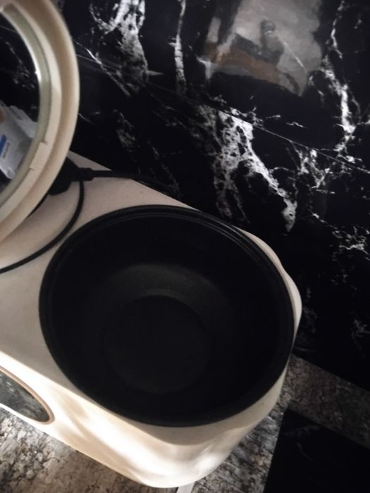 Срочно продам мультиварку