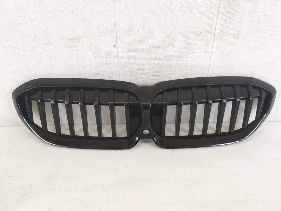 БМВ 3 Седан / BMW 3 Sedan [ - ] Оригинална радиаторна решетка в добро