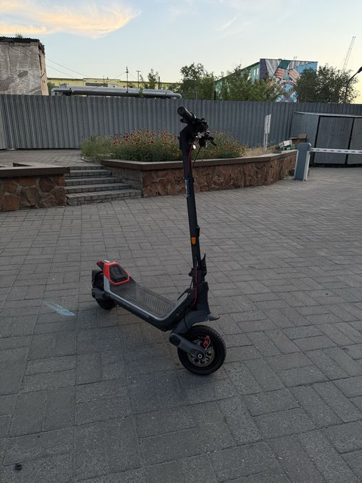 Электросамокат Ninebot p100s