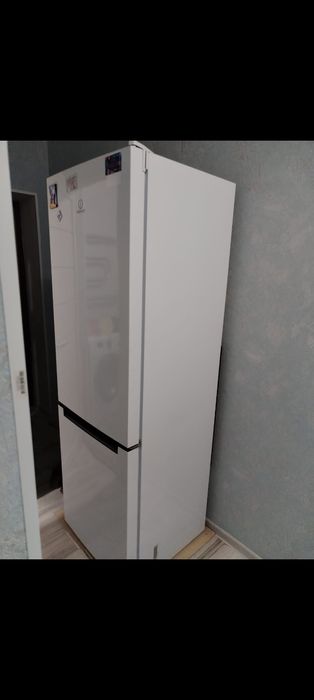 продам холодильник Индезит