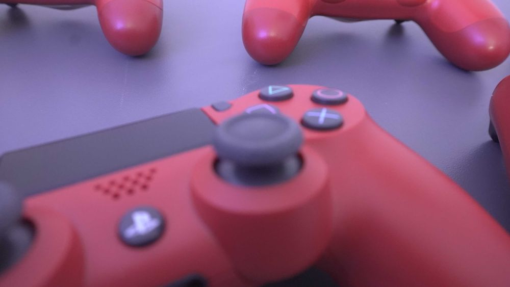 Цветни PlayStation 4 джойстици с TMR (магнитни) стикове / аналози