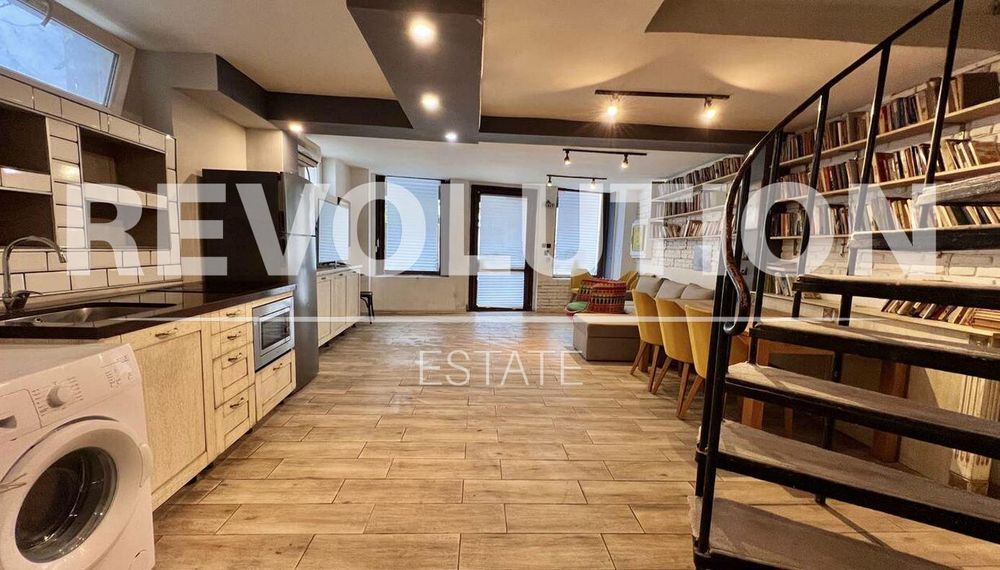 Дава се под наем Къща в Варна, Център - 200 кв.м за 1000 € - Снимка #1