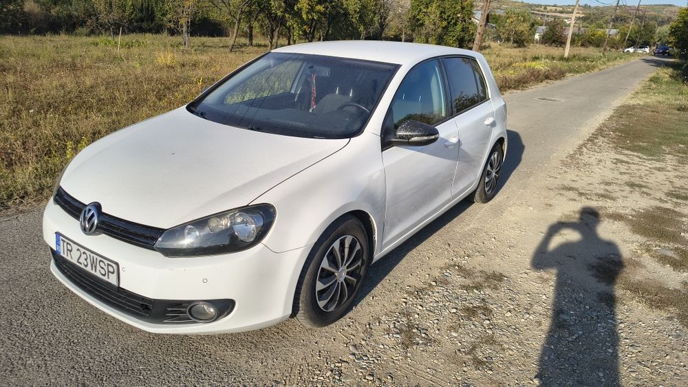 VW Golf 6 / 1.6tdi / ușor avariat.