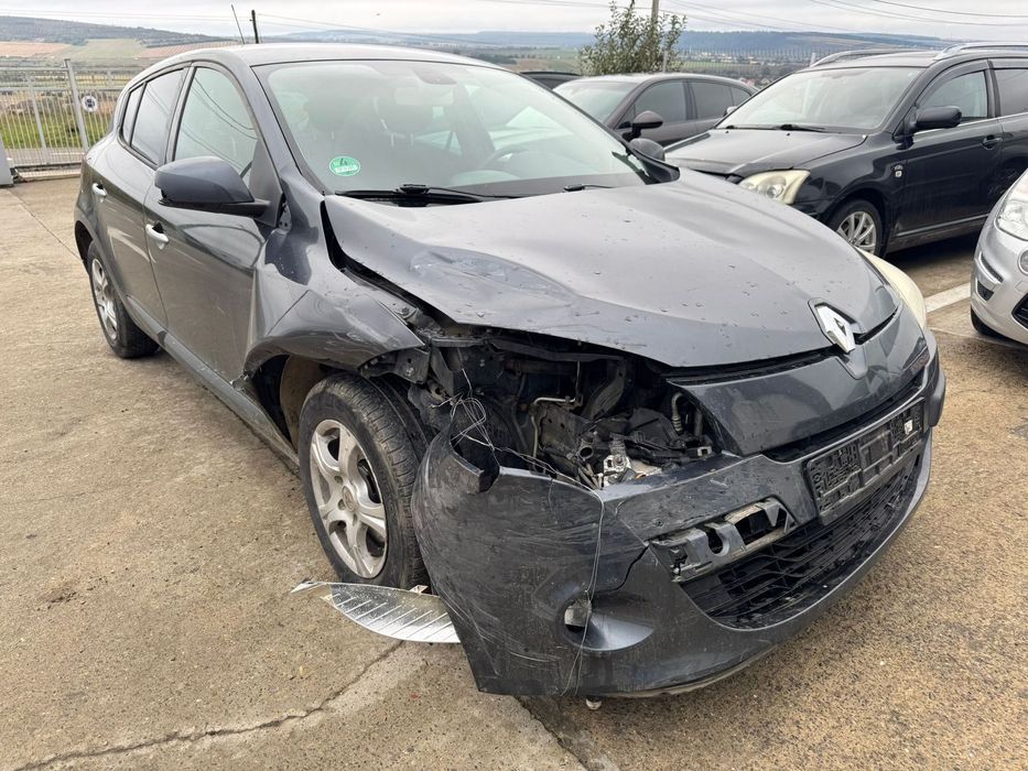 Dezmembrez / Dezmembrari / Piese / Accesorii Renault megane 3 gri 1.6 benzina 2009 volan stanga