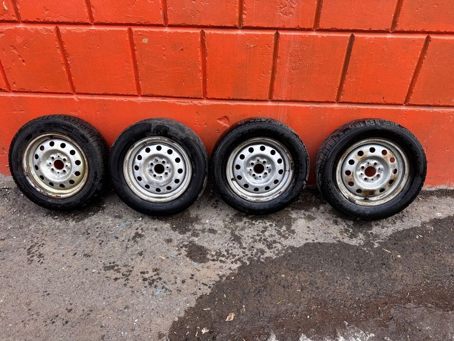 Продам комплект летних шин