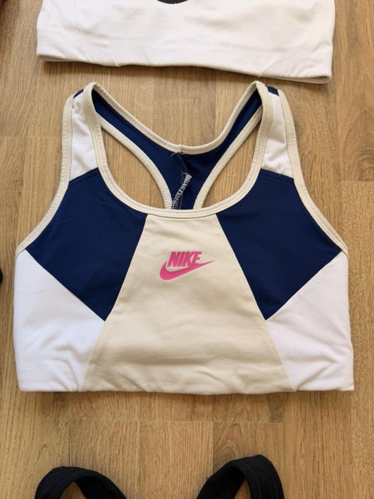 Nike бюстоета 152 см/ХS по 10 евро бр.
