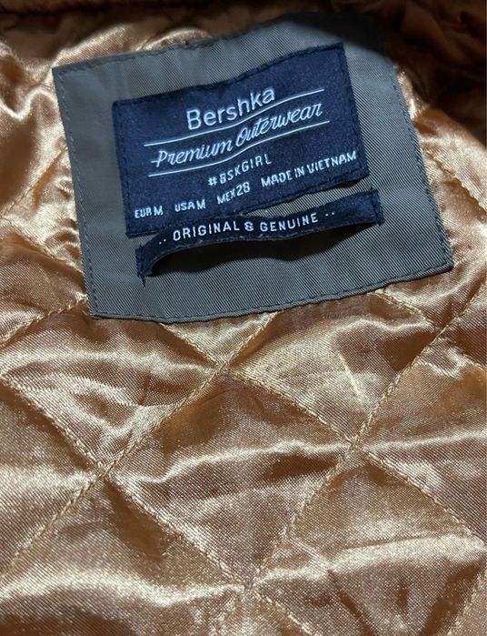 Укороченный бомбер от Bershka