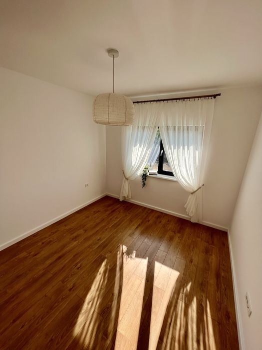 Casa individuala de inchiriat in Mosnita Noua curte 600 mp