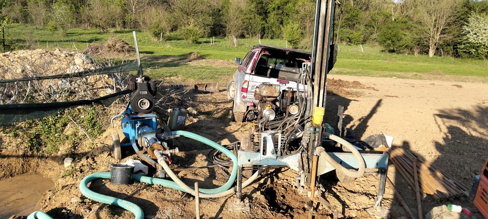 Utilaj foraj puturi / Instalație foraj