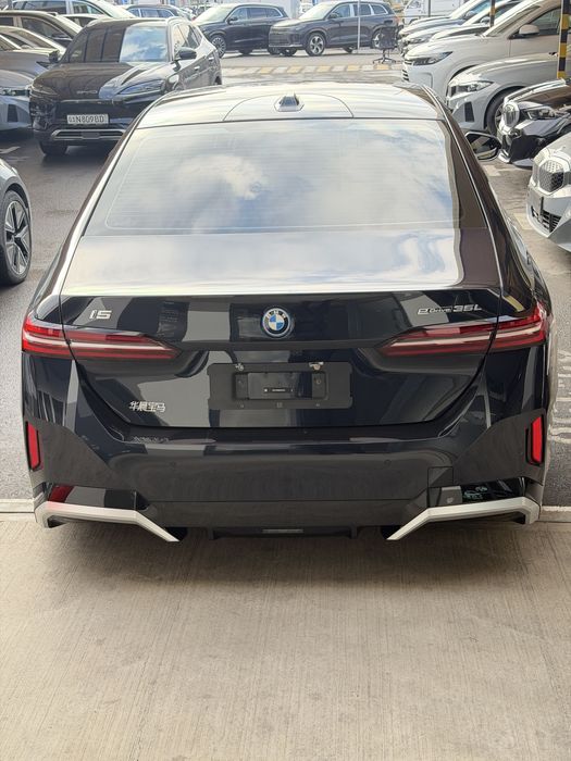 Bmw i5 40L 35L dop option