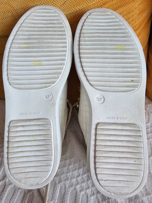 Италиански лачени кецове