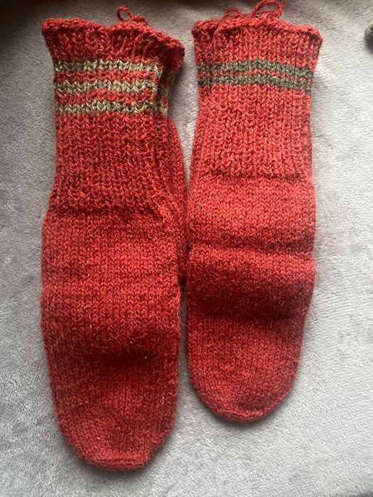 Ръчно плетени вълнени чорапи
