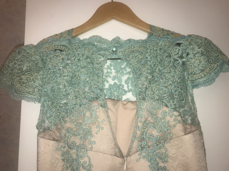 Продаю шикарное платье. Размер 42-44.