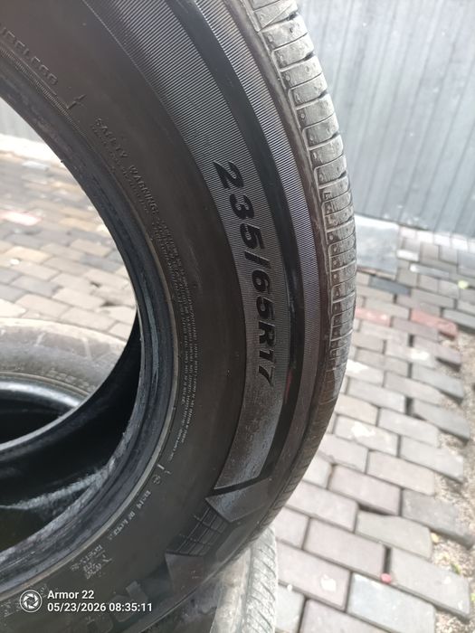 Продам комплект шин на 17