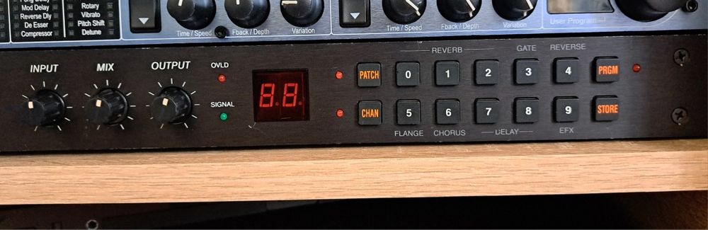 Alesis Midiverb II 16-Bit Digital Effects