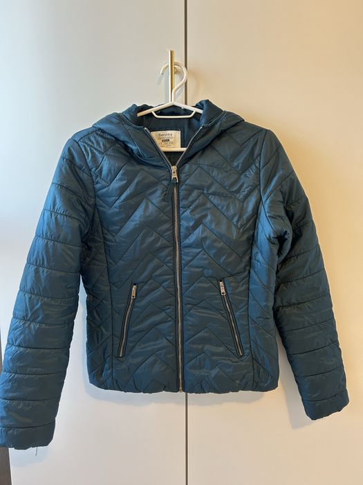 Зимно и преходно яке на Bershka и Н&М