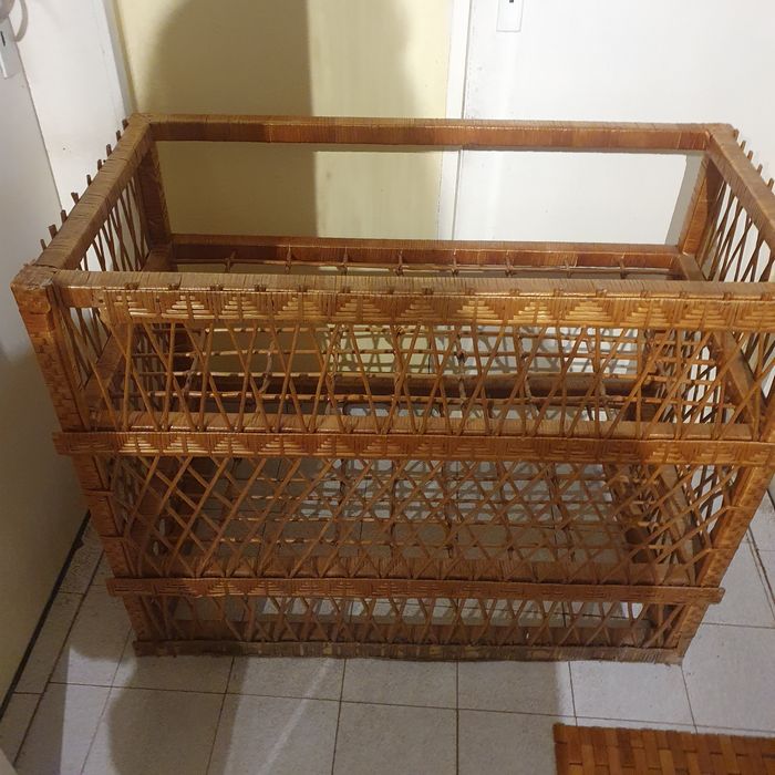 Маса-плетиво от ракита,лека красива удобна,може да се използва и за ма