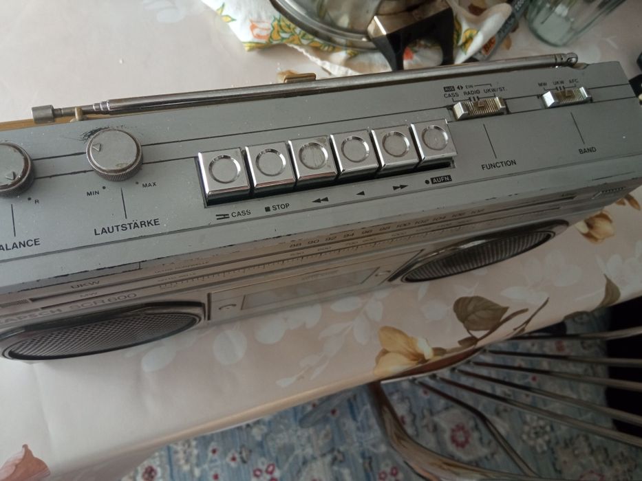 Vând radio casetofon  Kapsch Scr 600  un radio extrem de rar