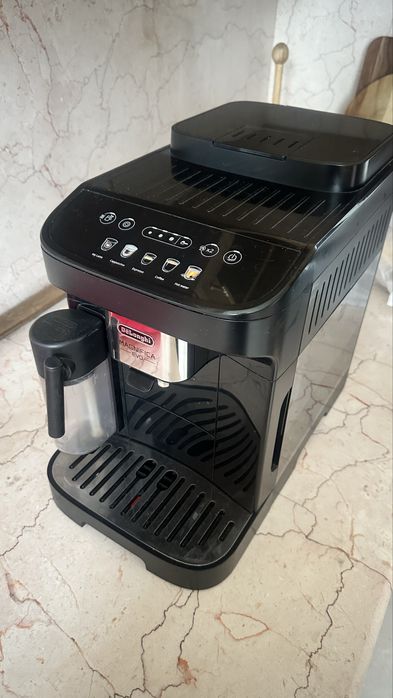 Кофемашина Delonghi
