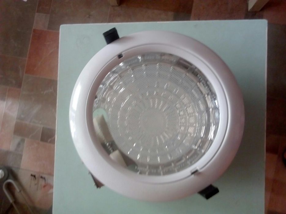 Светильники новые