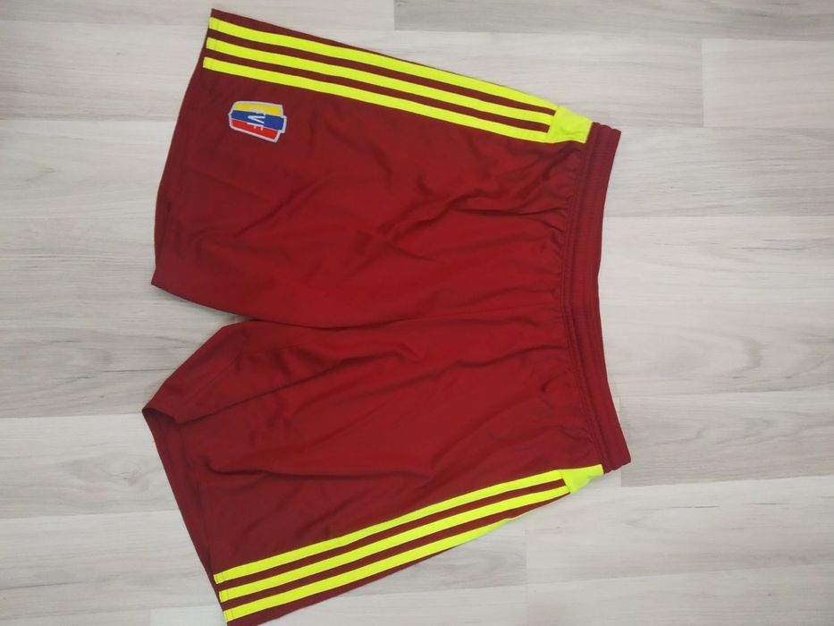 Къси панталони Adidas