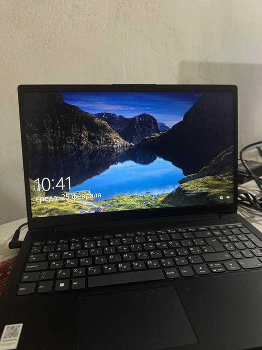 Ноутбук LENOVO V15 G4 /R7 7320U/8 Gb/256 Gb/FHD 15.6