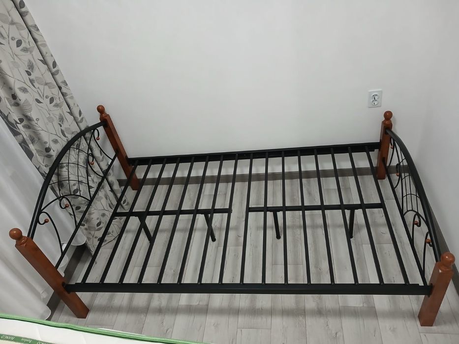 Кровать взрослая