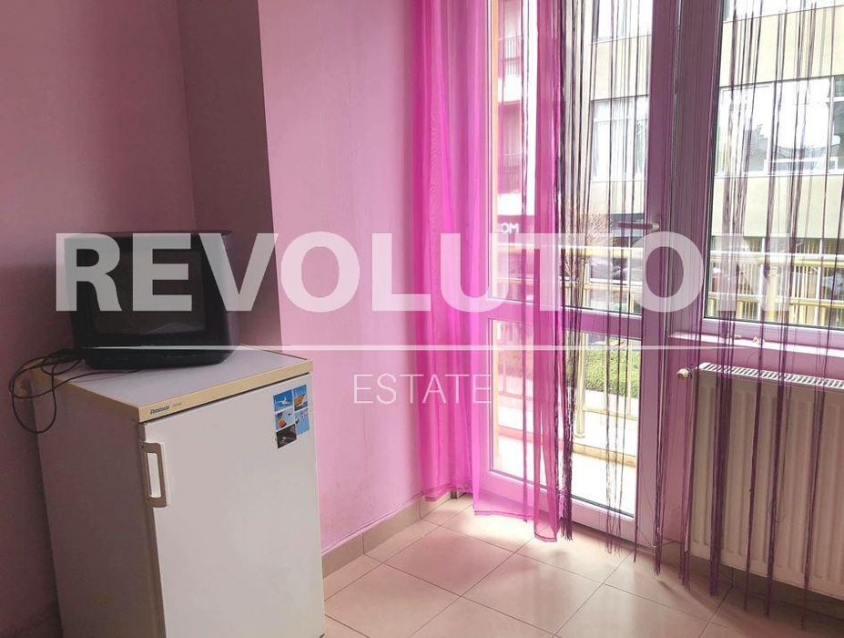 Дава се под наем Едностаен апартамент в Варна, Левски - 25 кв.м за 225 € - Снимка #1