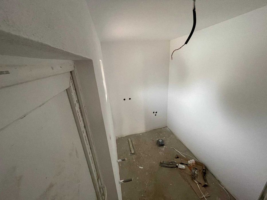 Vand casa/spatiu comercial