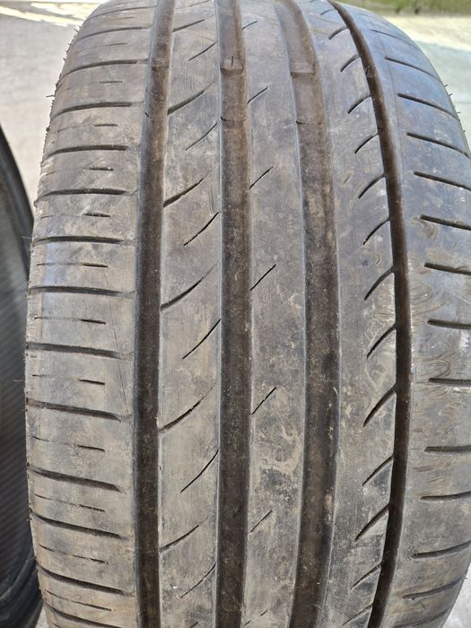 2 бр. Автомобилни гуми 235.35.19