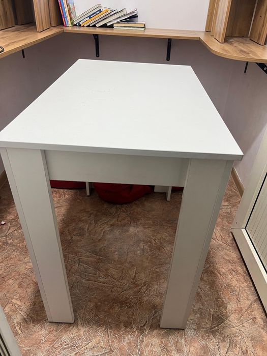 Стол кухонный 5000 тенге