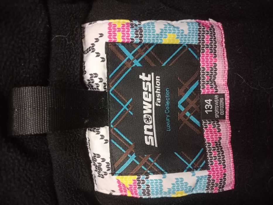 Продам куртку на девочку