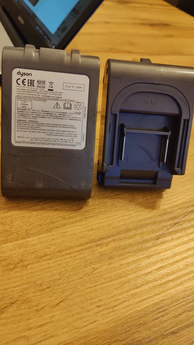 Адаптер за батерия Dyson V6