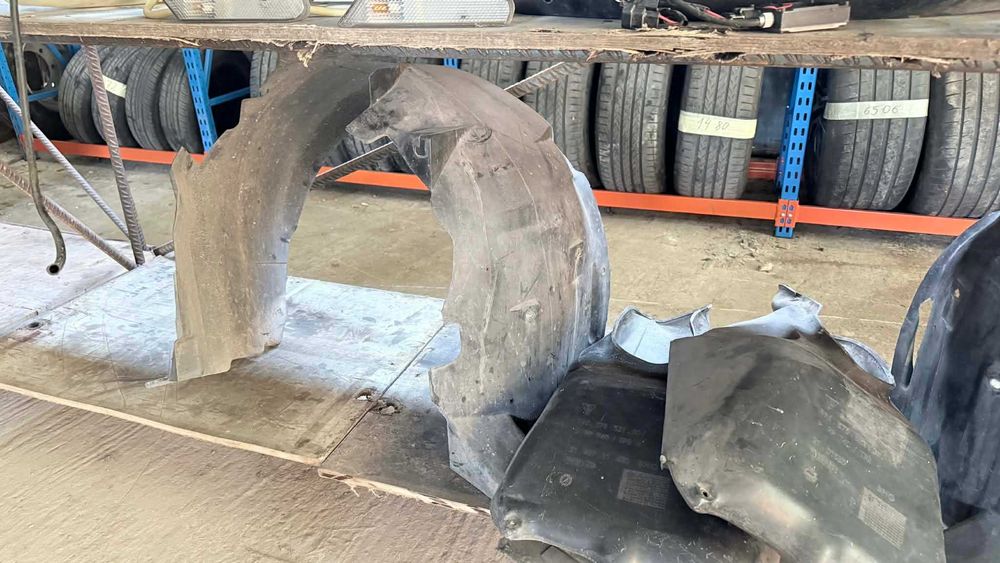 Подкалници ляв и десен предни оригинални Порше 911 996